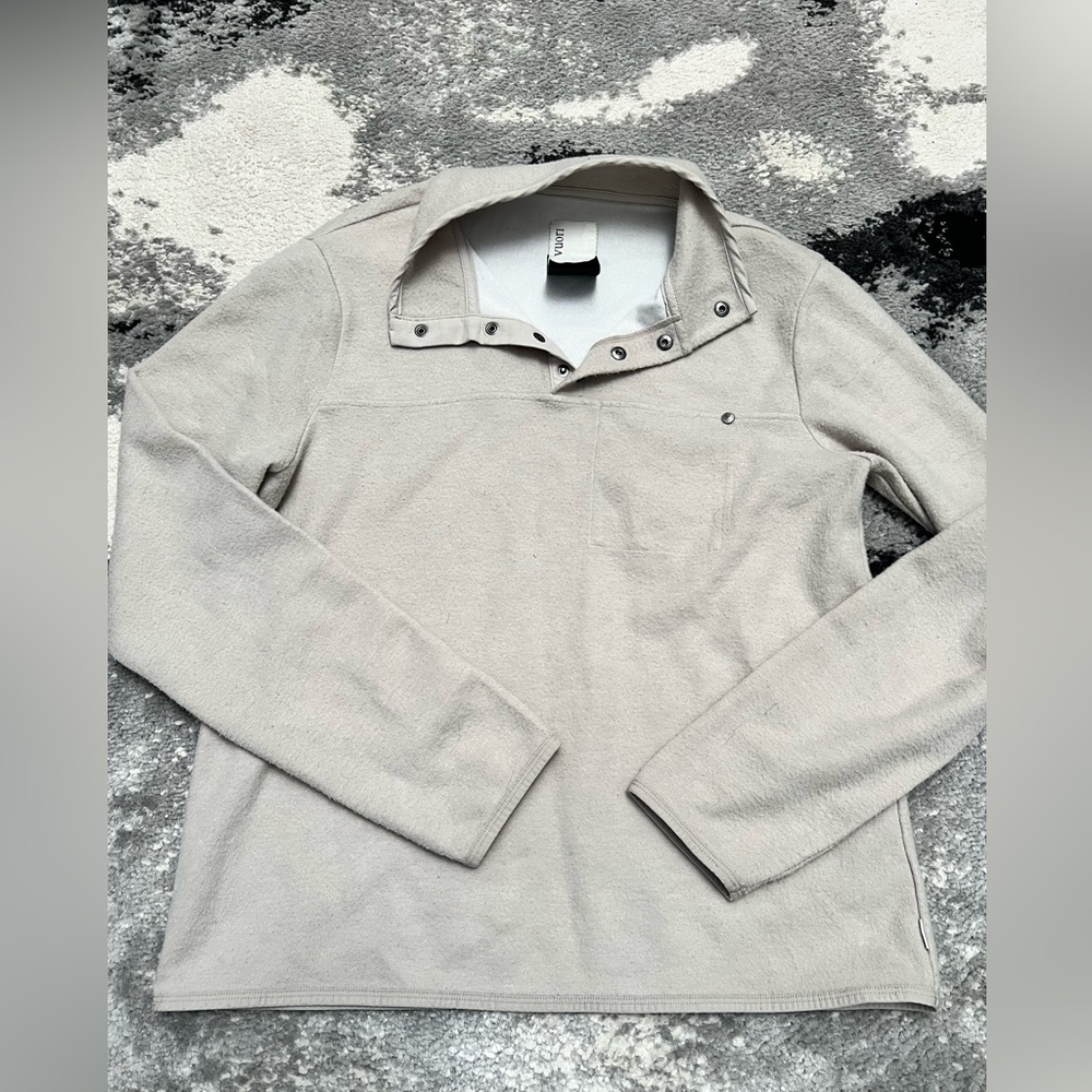 Vuori Sweater